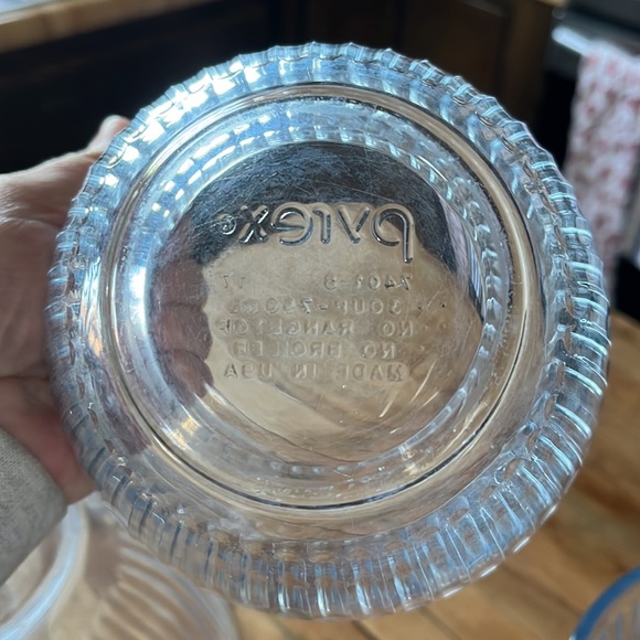 Pyrex Light Blue Ribbed Bowls - Picture 6 of 10